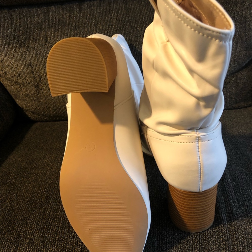 Boots - Picture 4 of 4